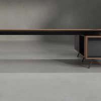 Italia CEO Executive Desk