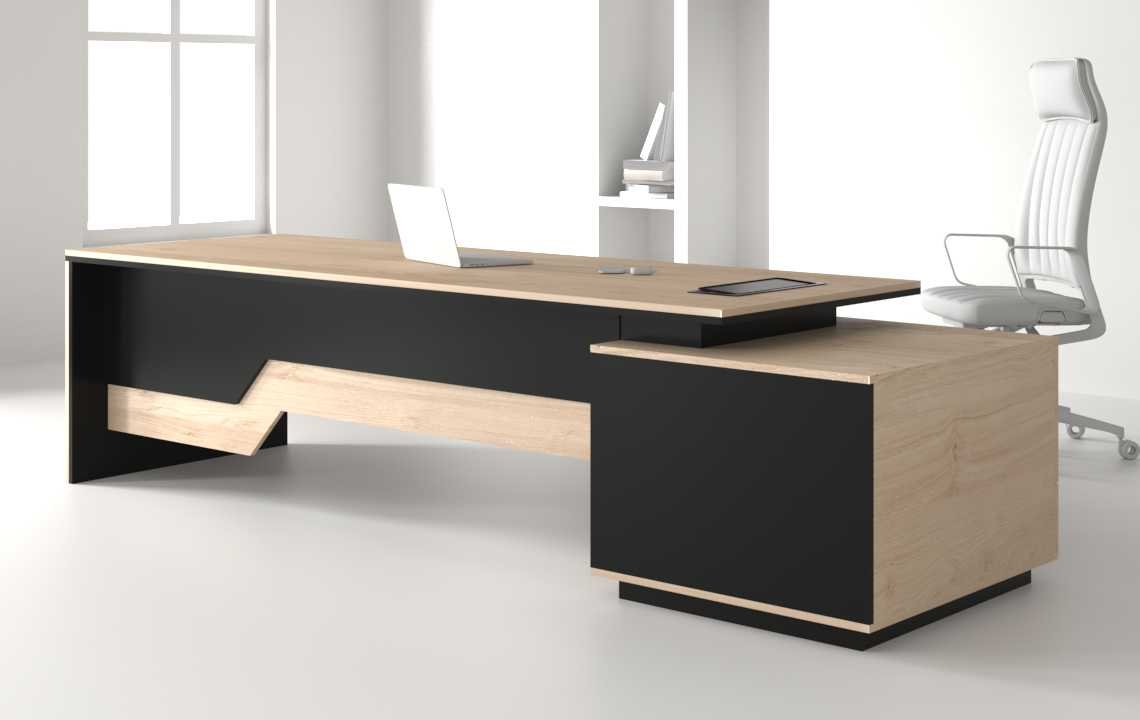 Lynx Straigh CEO Executive Desk