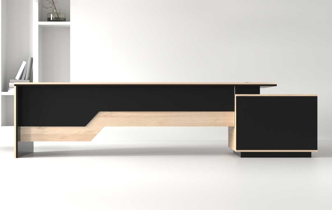 Lynx Straigh CEO Executive Desk