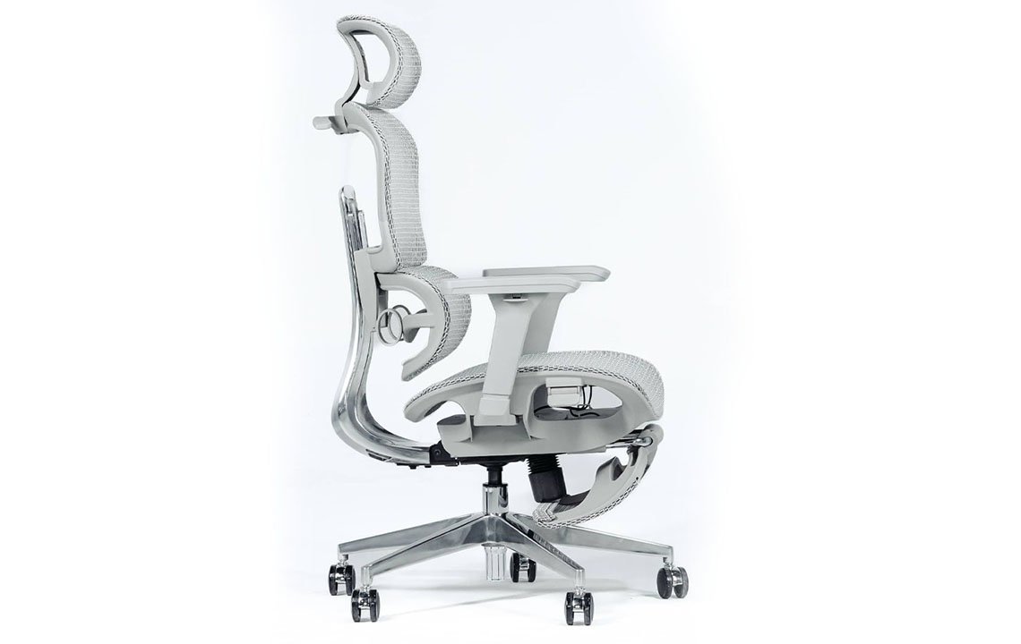 TVR 059 Ergonomic Chair with footrest